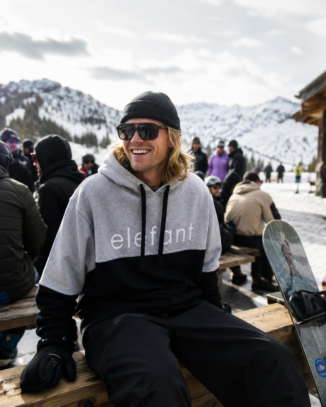 Rider on a bench in the grey elefant tall hoodie